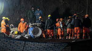 Photo of Uttarkashi Tunnel Rescue Live: Drilling stopped due to vibration, workers will spend the night in the tunnel even today