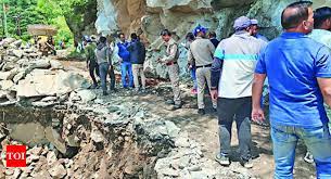 Landslide in Uttarkashi: Landslide in tunnel under construction on Yamunotri NH, information of more than 40 laborers trapped