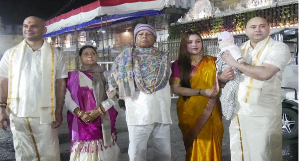 Bihar News: On the anniversary of the wedding of Bihar’s Deputy Chief Minister Tejashwi Yadav and Rajshree Yadav, the Lalu family visited Tirupati Balaji for darshan.