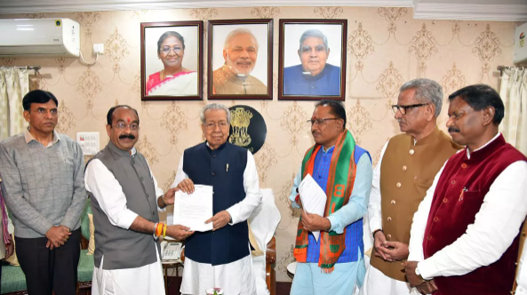 Chhattisgarh New CM: Vishnudev Sai met the Governor. When will the swearing-in ceremony take place in Chhattisgarh.