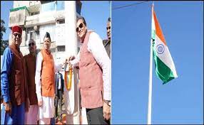 CM Dhami inaugurated the 100 feet high national flag in Dehradun, these leaders including cabinet ministers were present.