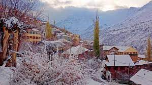 Light snowfall in high altitude areas of Himachal Pradesh