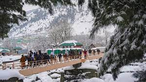 Bone shivering cold in Kashmir, waiting for snowfall