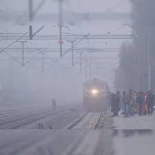 Effect of fog in UP: Four flights were cancelled, many arrived late, trains were arriving late by up to eight hours.