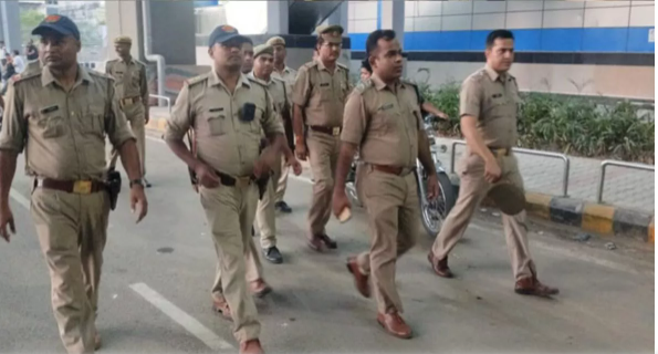 A suspicious bag was found in front of the Sector-18 metro station gate in Noida, causing commotion and chaos.