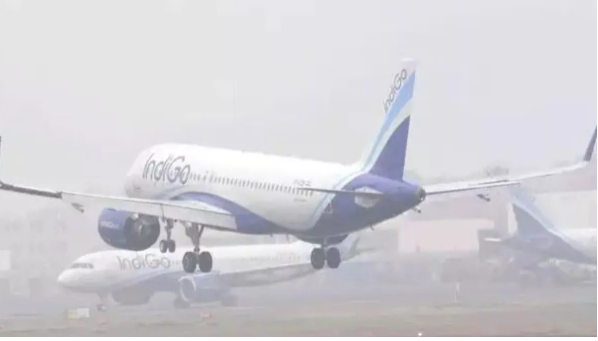 UP News: Fog in Lucknow affects air services, several flights canceled; trains also delayed.