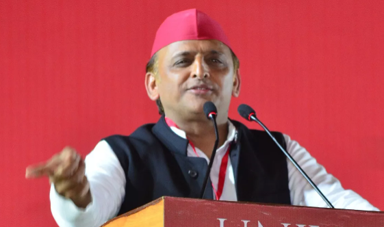 Before the Lok Sabha elections, SP (Samajwadi Party) has prepared a master plan. Akhilesh Yadav has adopted the formula reminiscent of Mulayam Singh’s era.