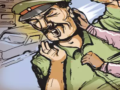 Drunk cops create ruckus over delay in raita, beat up customers at dhaba