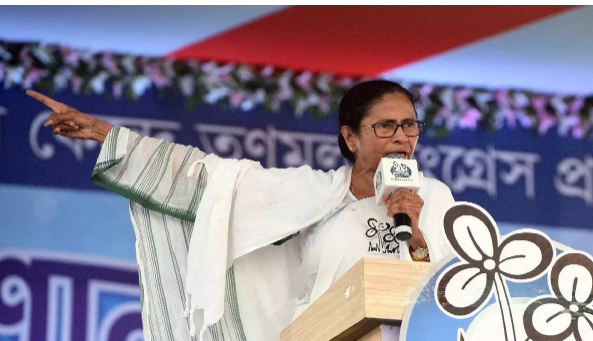 Jharkhand Politics: “BJP is putting opposition leaders in jail to win elections,” lashes out Mamata Banerjee over the arrest of Hemant Soren. Jharkhand Politics: “BJP is putting opposition leaders in jail to win elections,” lashes out Mamata Banerjee over the arrest of Hemant Soren.