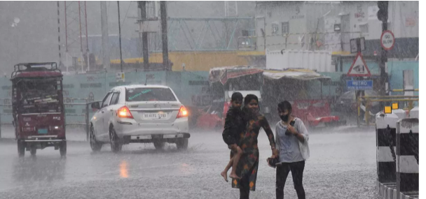 UP Weather Update: The weather in Uttar Pradesh has taken a turn, with a sudden drop in temperature following an increase in rainfall.