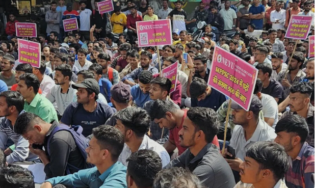 Demand arises to make the report of the Patwari exam scam public, candidates take to the streets in protest.