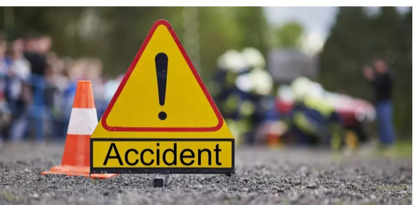 Bengal Road Accident News: A severe collision occurred between a truck and an e-rickshaw in Malda,