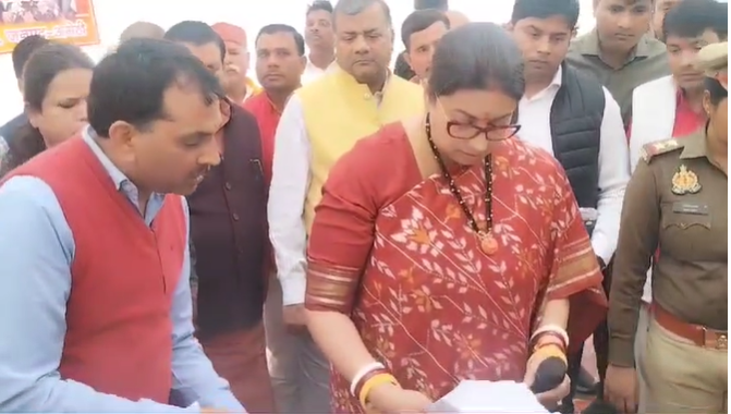 Amethi – During the public interaction program of Central Minister and Amethi MP Smriti Irani,