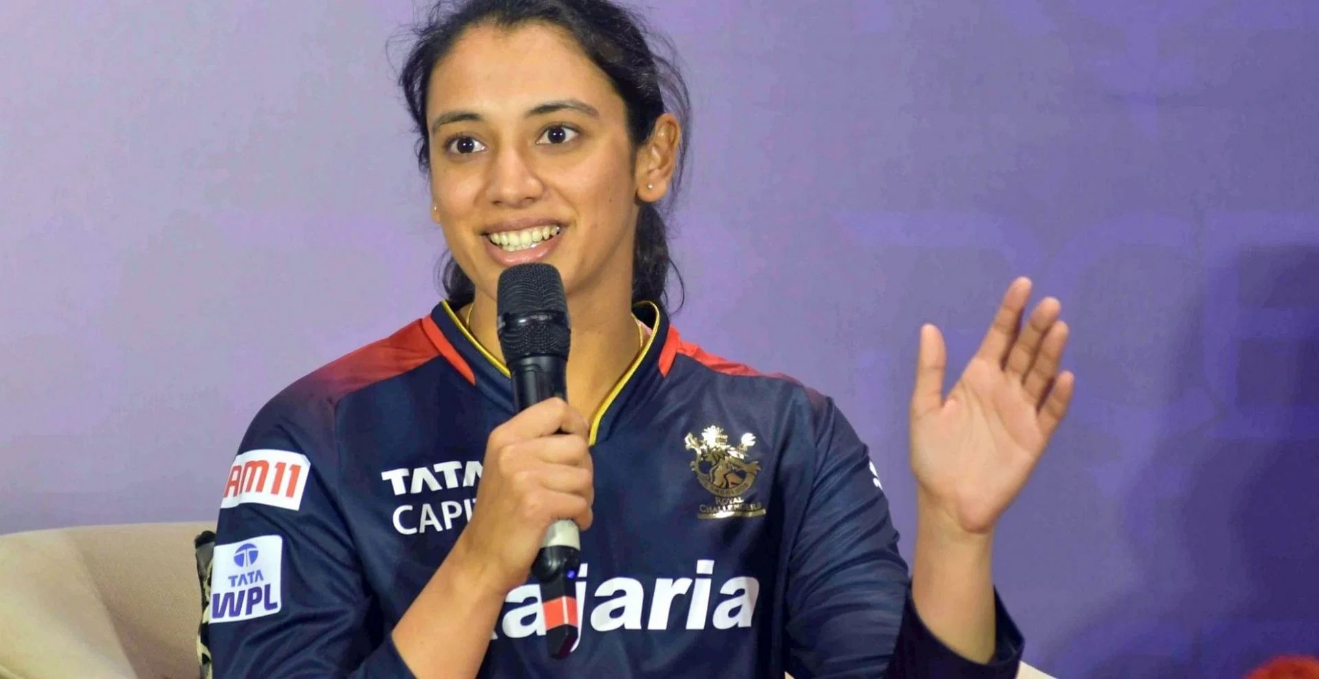 Bowlers and Mandhana led RCB to win by eight wickets