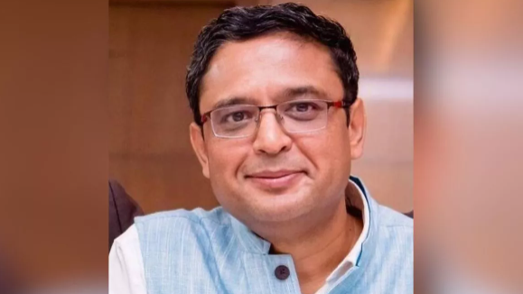 Senior leader Manish Khanduri joined the Bharatiya Janata Party on Saturday, anchoring himself to the BJP.