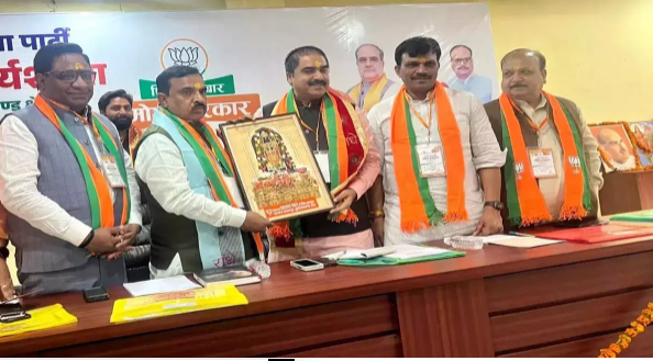 “Kanpur: BJP’s national spokesperson Prem Shukla said on Friday that the INC-I alliance has already become very chaotic before the elections.