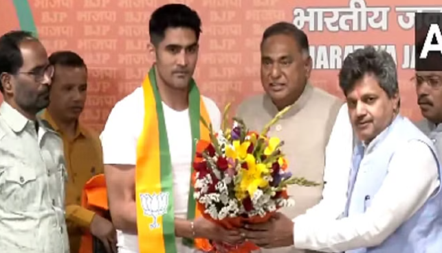 Lok Sabha Election 2024: Congress dealt another major blow as boxer Vijender Singh joins BJP.