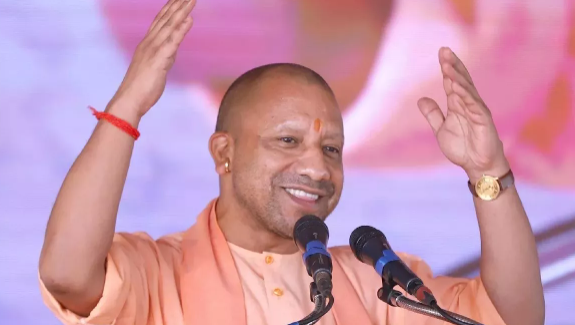 Election 2024: In the electoral battleground of Uttarakhand, there is a strong demand for Yogi Adityanath. With the support of the Chief Minister’s image, the BJP is expected to strengthen its position