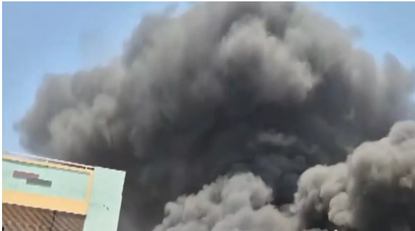Andhra Pradesh Fire: A massive fire broke out in a warehouse on Guttu Road in Anantapur city,