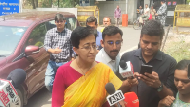 Delhi News: Delhi Minister Atishi met with Chief Minister Arvind Kejriwal in Tihar Jail on Monday.