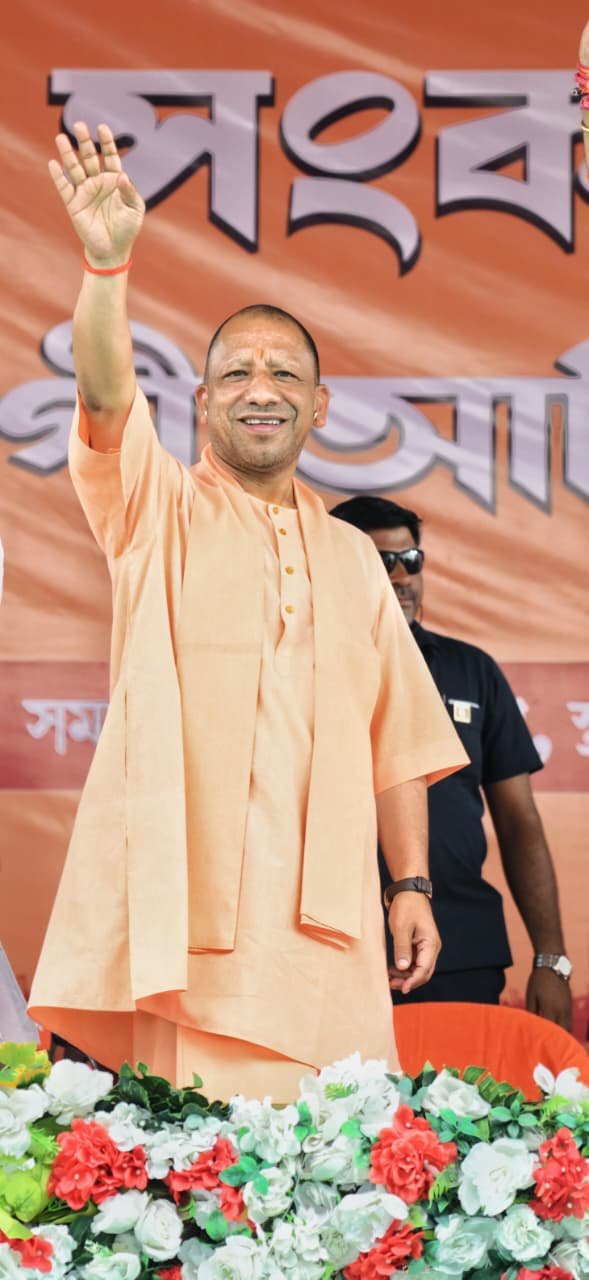 CM Yogi Adityanath to Campaign in West Bengal Today, Set to Address Rallies in Cooch Behar and Jalpaiguri; Roadshow in Bankura Planned