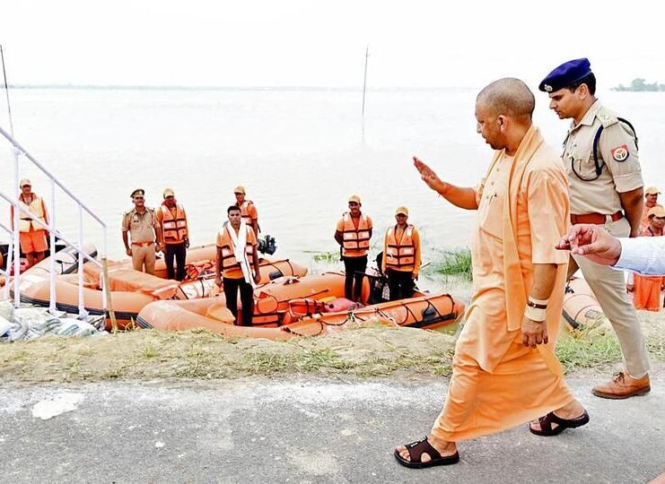 Yogi Government focuses on intensifying cleaning and spraying of medicines as floodwaters recede, alongside relief operations