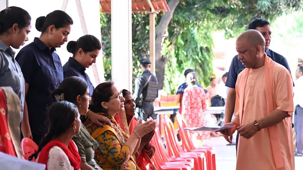 Sensitive and compassionate behaviour must be ensured while assisting every victim: CM Yogi