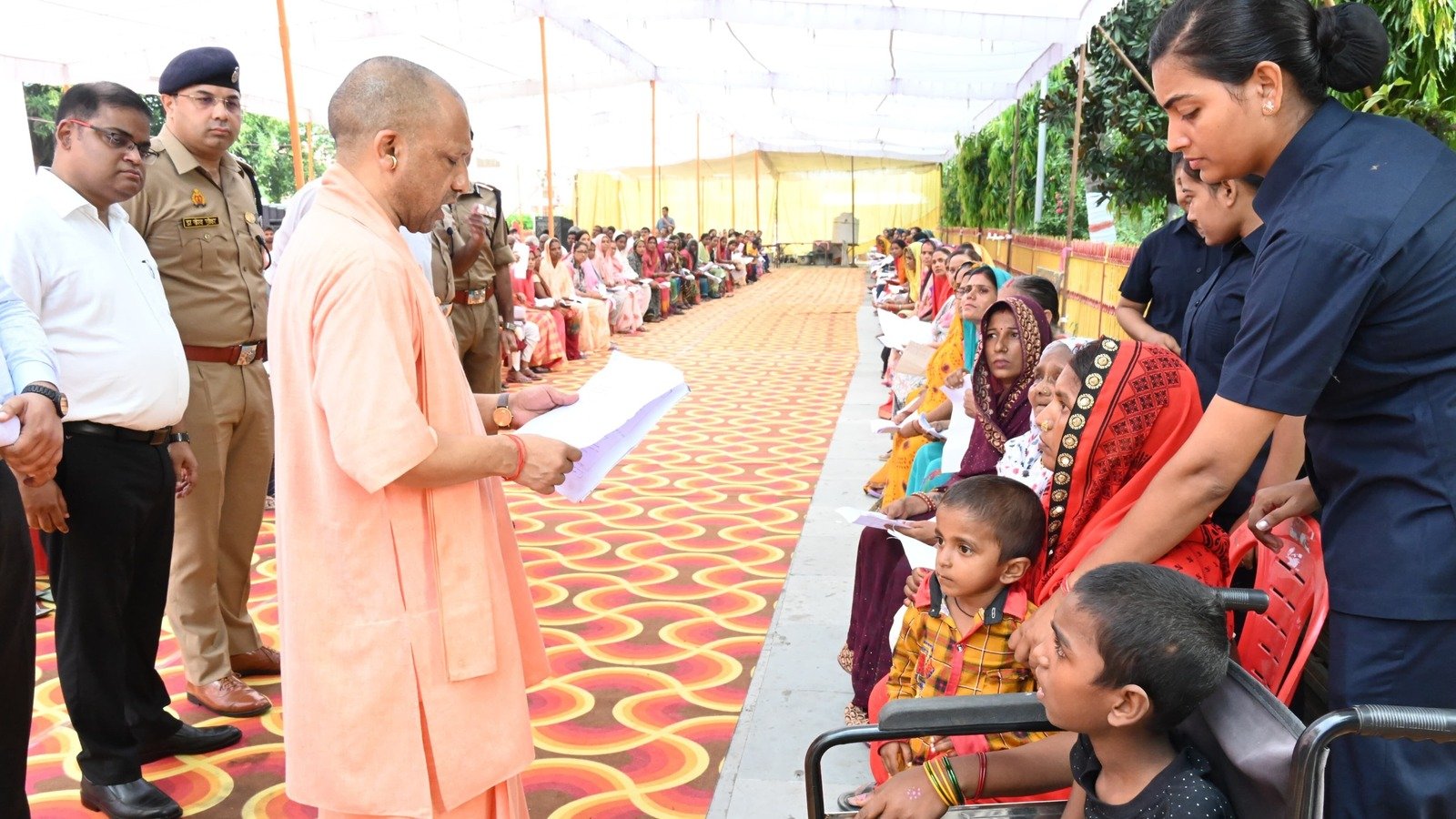 Public grievances must receive satisfactory responses within 24 hours, and undisputed revenue cases must be resolved within 15 days: Chief Minister Public grievances must receive satisfactory responses within 24 hours, and undisputed revenue cases must be resolved within 15 days: Chief Minister