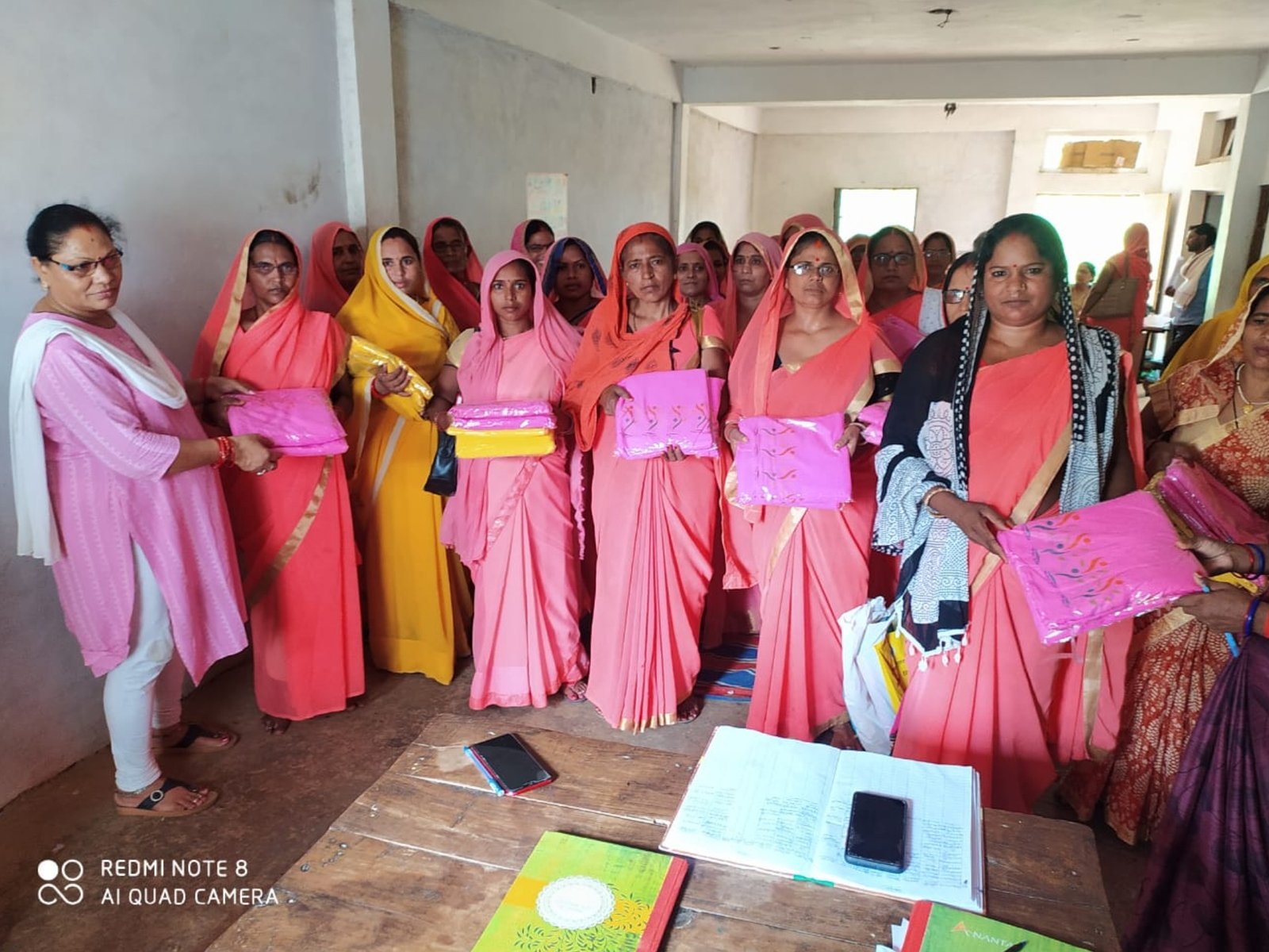 Anganwadi workers and helpers to receive one additional saree