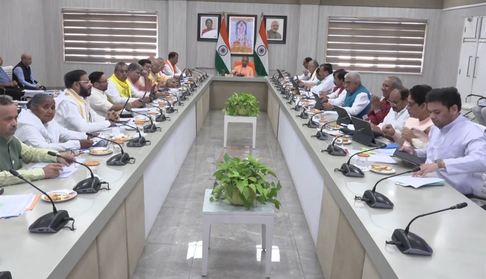 Yogi Cabinet approves 22 proposals, including cashless medical treatment for education personnel, Robotics Park and expressway projects